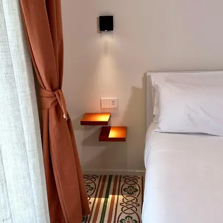 Michelangelo 48 Pensionat 4*