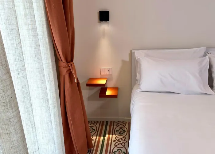 Michelangelo 48 Pensión 4*